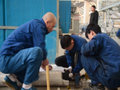 設(shè)備安裝 一毫米的偏差都不行